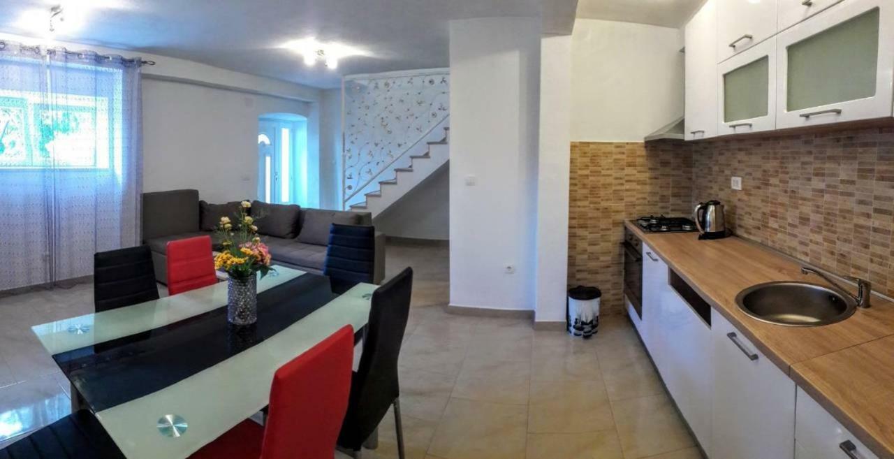 Holiday Apartments Maslina Paho Babino Polje Exteriör bild